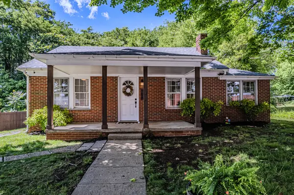 908 E Madison Avenue, Athens, TN 37303