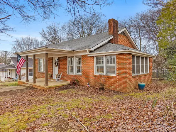 908 E Madison Avenue, Athens, TN 37303