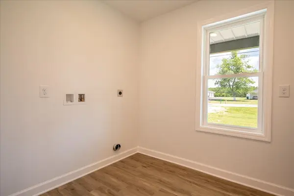 654 W Main St, Hohenwald, TN 38462