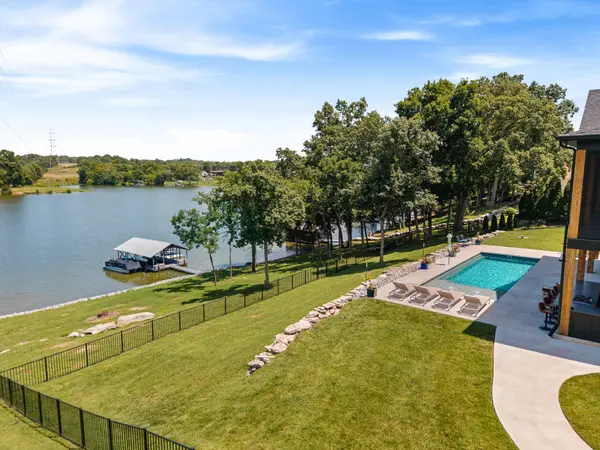 556 Bay Point Dr, Gallatin, TN 37066