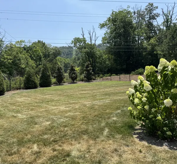 9374 Calder Cir, Ooltewah, TN 37363