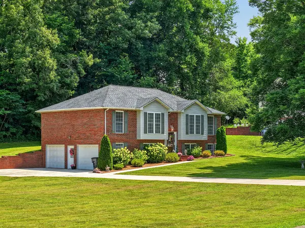 1920 Bay View Dr, Cookeville, TN 38506