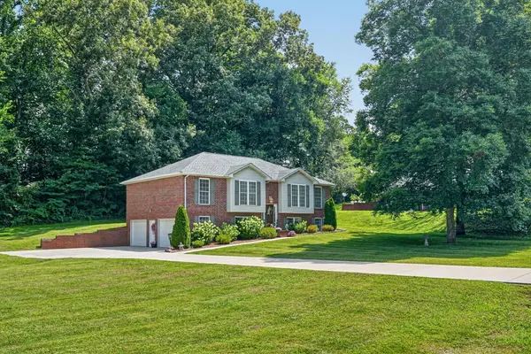 1920 Bay View Dr, Cookeville, TN 38506