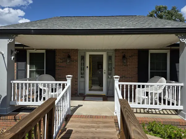 415 River Oaks Dr, New Johnsonville, TN 37134