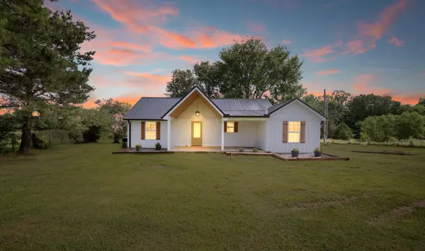 1601 Maple Valley Rd, Charlotte, TN 37036