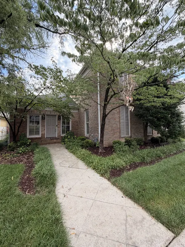 82 Concord Park #W, Nashville, TN 37205
