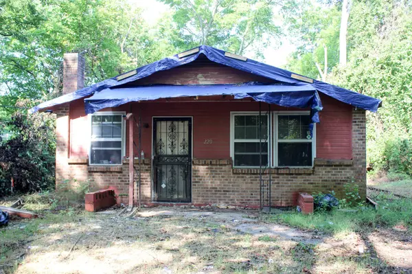 220 N 11th St, Clarksville, TN 37040