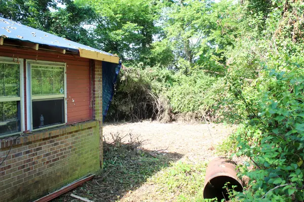220 N 11th St, Clarksville, TN 37040