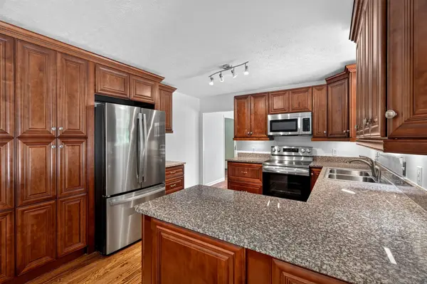 7311 Henry Dr, Fairview, TN 37062