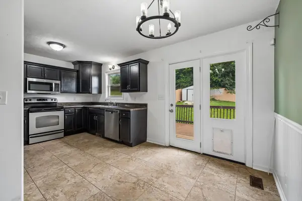 717 Arrowfield Dr, Clarksville, TN 37042