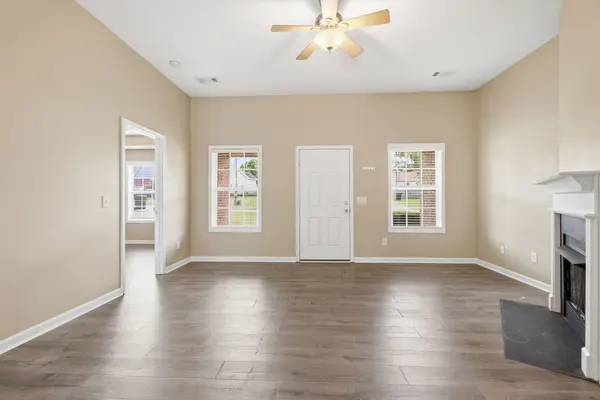 106 Cambridge Dr, Gallatin, TN 37066