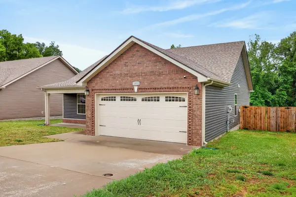 1012 Dublin Dr, Clarksville, TN 37042