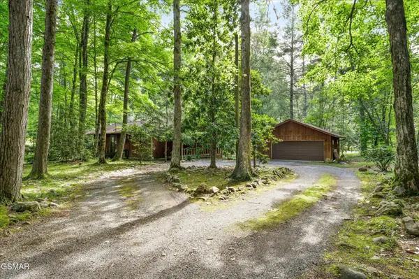 2876 McMahan Sawmill Road, Sevierville, TN 37862