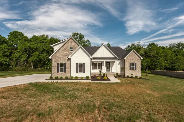 330 Thoroughbred Ln, Hartsville, TN 37074
