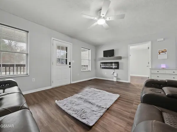 1916 Big Chiefs Skyview Drive, Sevierville, TN 37876