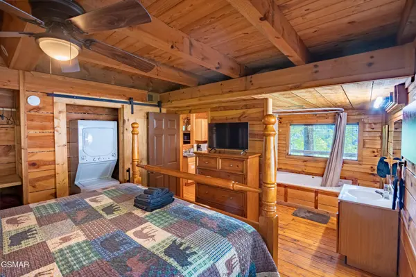 2 Wears Valley Rd Road, Townsend, TN 37882