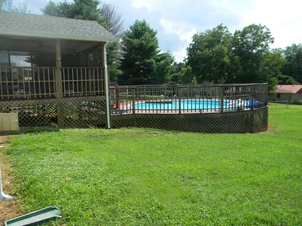 102 McKinney St, Estill Springs, TN 37330