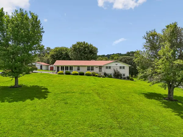 1465 Murfreesboro Rd, Woodbury, TN 37190