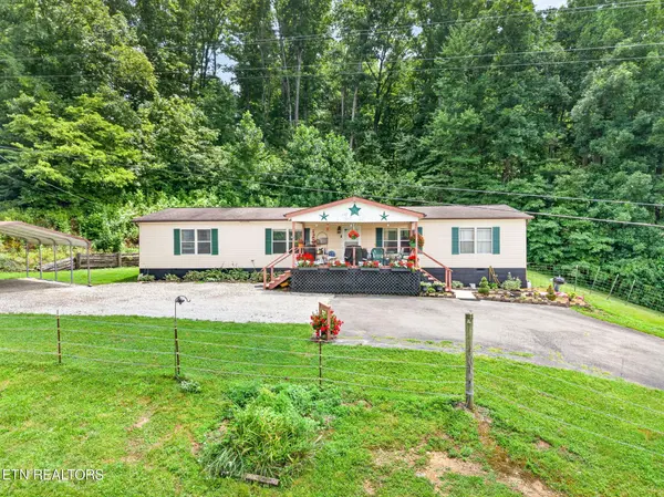 725 Old Flynns Cove Rd, Crossville, TN 38572