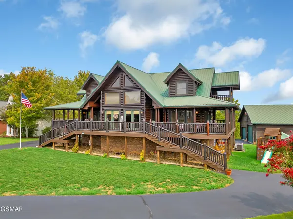 838 Pinnacle Drive, Dandridge, TN 37725