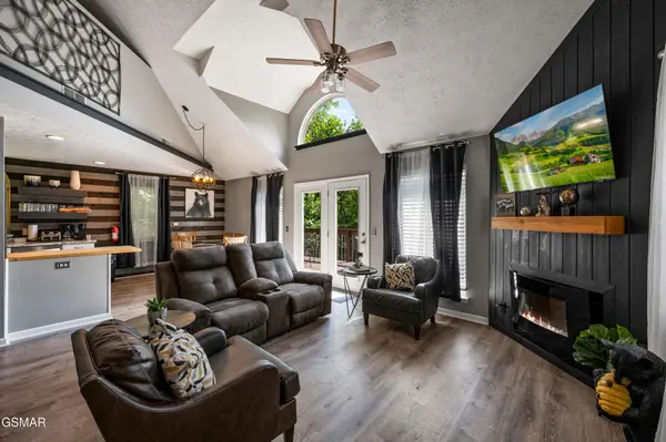1727 Brent Hills Boulevard, Gatlinburg, TN 37738