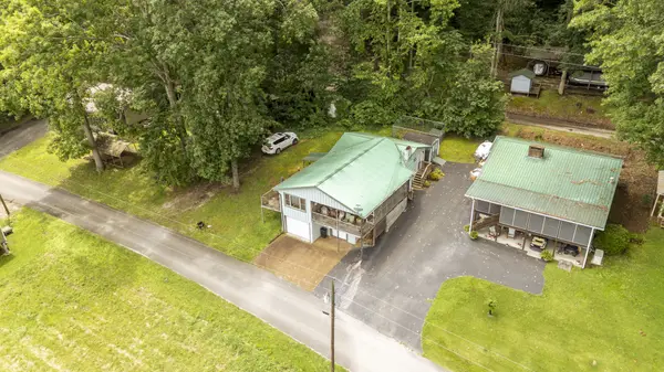 982 Lost Creek Boat Dock Rd, Decaturville, TN 38329