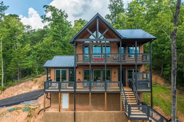 775 Cartertown rd,  Gatlinburg,  TN 37738