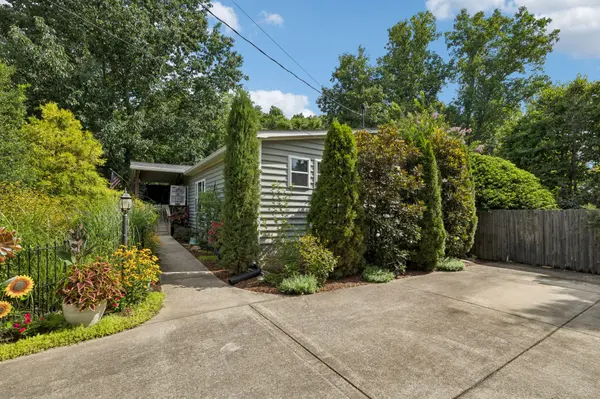 5499 Old Sams Creek Rd, Pegram, TN 37143