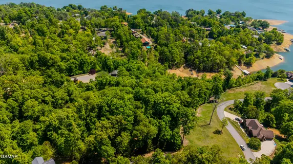 943 Waterstone Drive, Dandridge, TN 37725