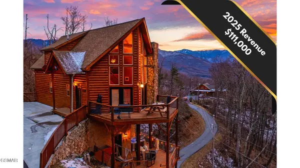 1208 Pine Top Lane, Gatlinburg, TN 37738