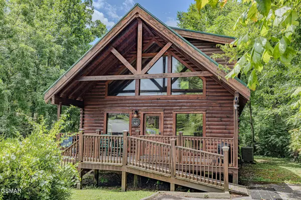 563 Blackberry Ridge Way, Pigeon Forge, TN 37863