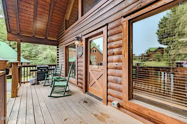 563 Blackberry Ridge Way, Pigeon Forge, TN 37863