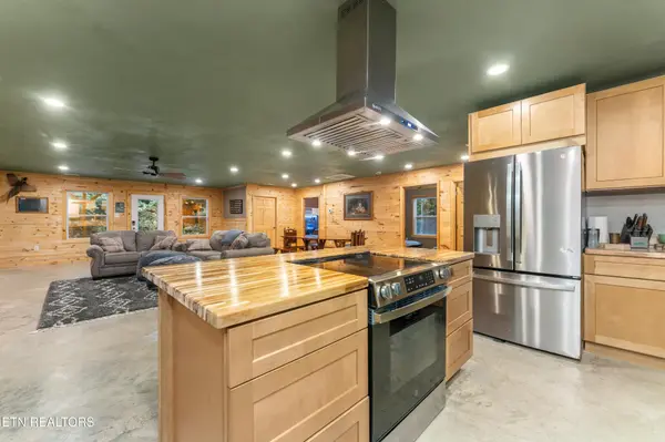 1827 Old Chilhowee Loop, Seymour, TN 37865