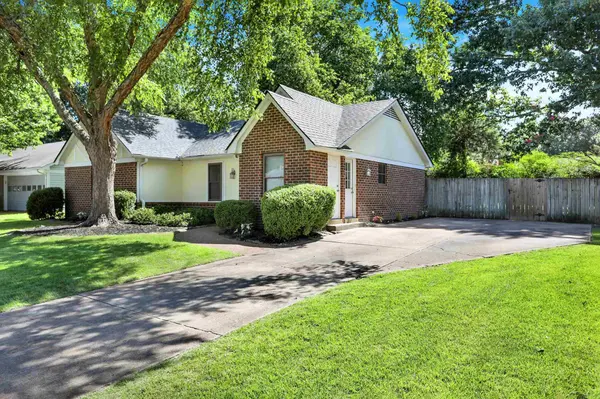 3104 INGLESIDE DR, Bartlett, TN 38134