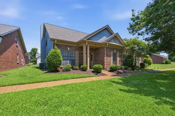 8916 Sawyer Brown Rd, Nashville, TN 37221