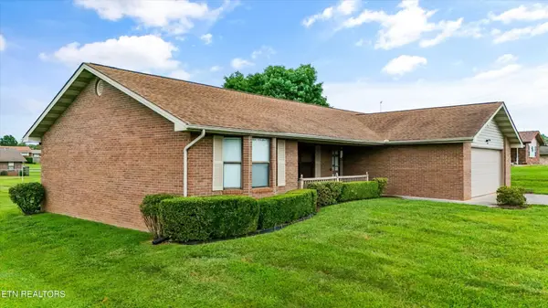 426 Woods View Circle, Kodak, TN 37764