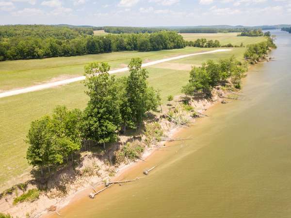 22 STEWMAN CREEK LANDING RD, Bath Springs, TN 38311