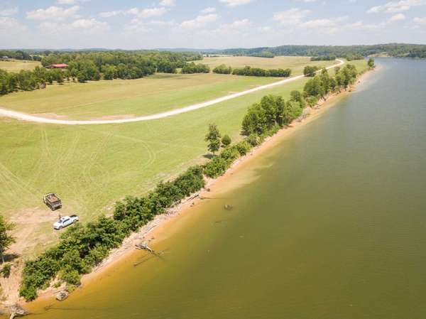 22 STEWMAN CREEK LANDING RD, Bath Springs, TN 38311