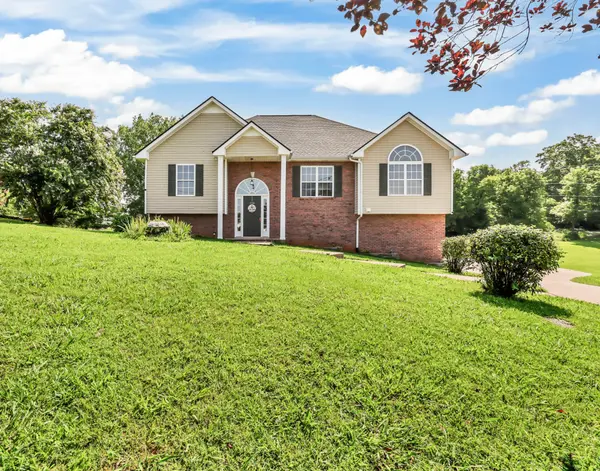126 West Dr, Clarksville, TN 37040