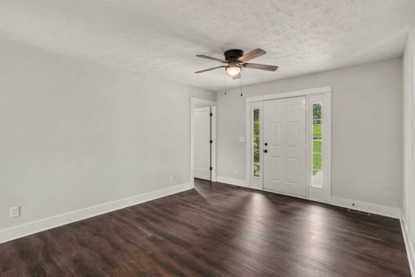 2510 17th Ave #E, Springfield, TN 37172