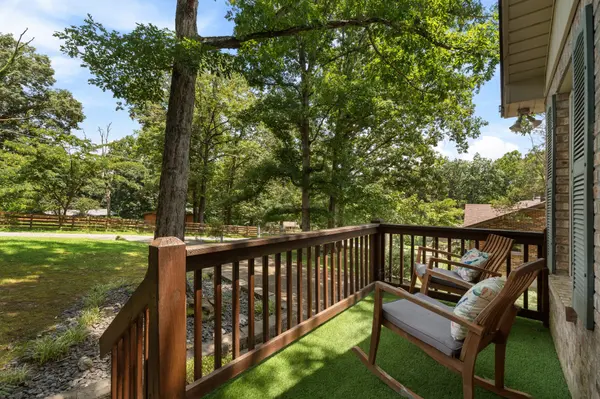 1004 Copper Still Ct, Kingston Springs, TN 37082