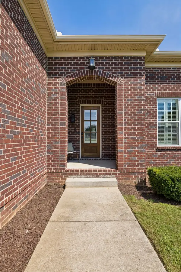 17016 Plantation Way, Bon Aqua, TN 37025