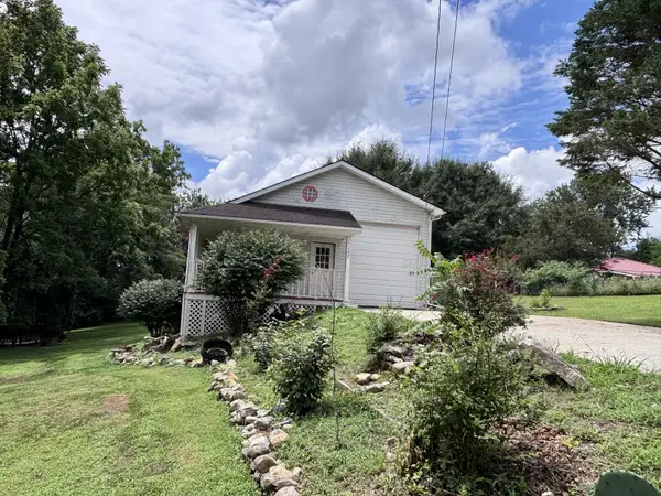 107 Fort St, Estill Springs, TN 37330