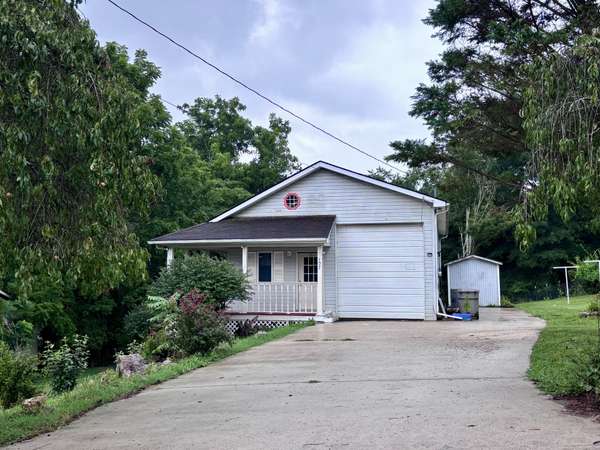 107 Fort St, Estill Springs, TN 37330