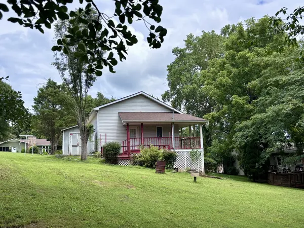 107 Fort St, Estill Springs, TN 37330