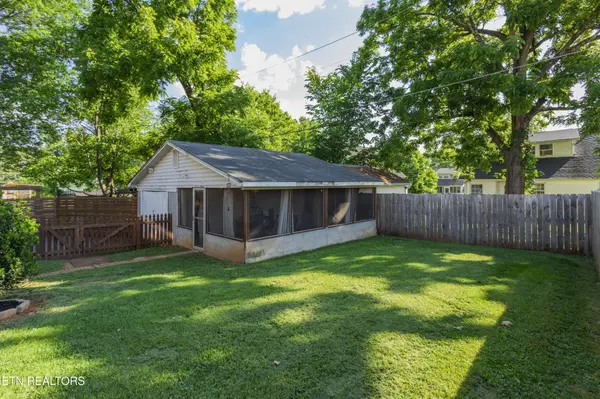 1351 Dalton St, Alcoa, TN 37701