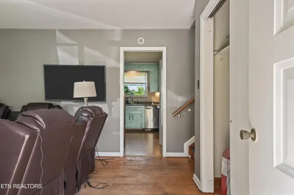 1061 S Linden Drive, Alcoa, TN 37701
