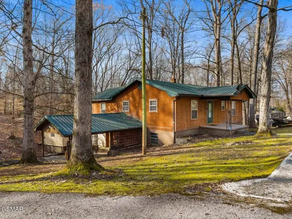 1027 Dean Circle, Dandridge, TN 37725