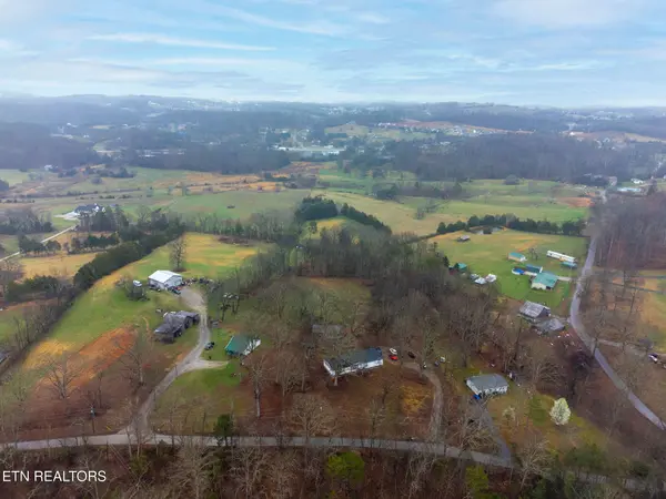 439 Zachary Rd, Blaine, TN 37709
