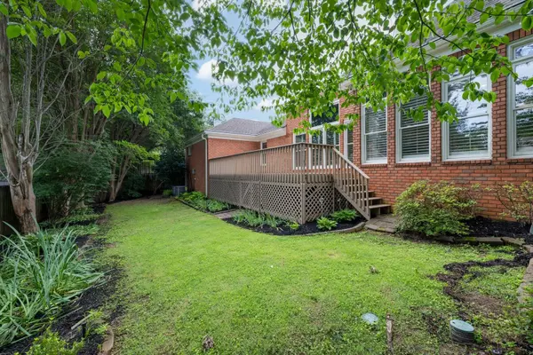 7614 FAIRWAY FOREST DR, Cordova, TN 38016